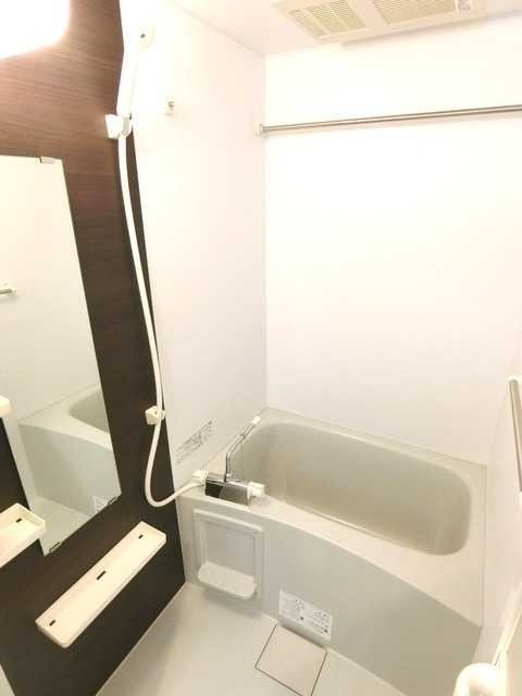 ��ʌ��@�c�s���R���ڂ̃A�p�[�g�̃o�X