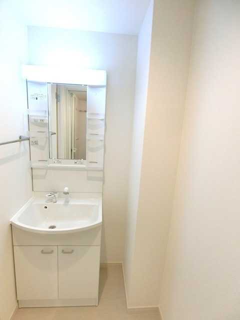 ��ʌ��@�c�s���R���ڂ̃A�p�[�g�̐��ʏ�