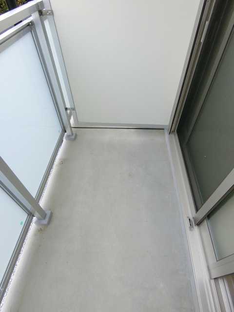 ��ʌ��@�c�s���R���ڂ̃A�p�[�g�̃o���R�j�[