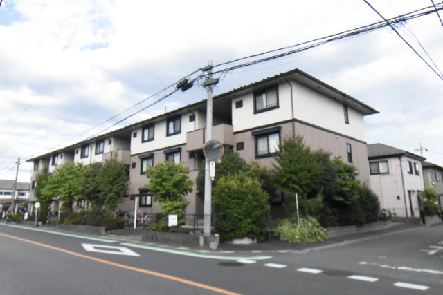 ��ʌ�����s��ԑ�R����11-4�̃A�p�[�g�̌����O��