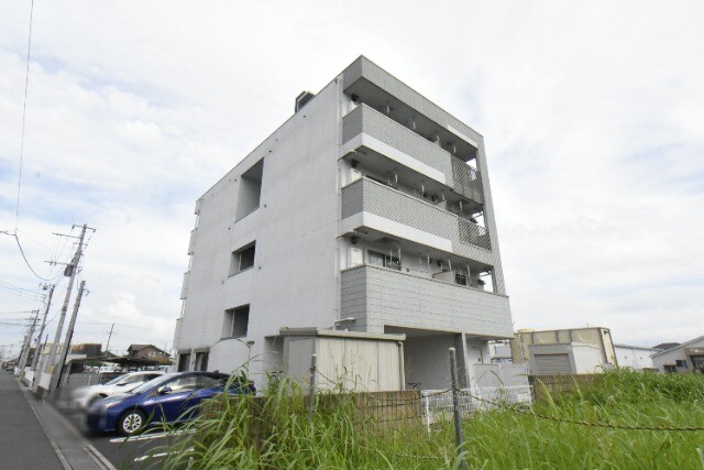 ��ʌ������s��ʖ�̃}���V�����̌����O��