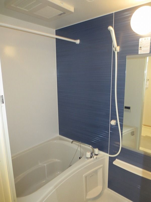 ��ʌ������s��ʖ�̃}���V�����̃o�X