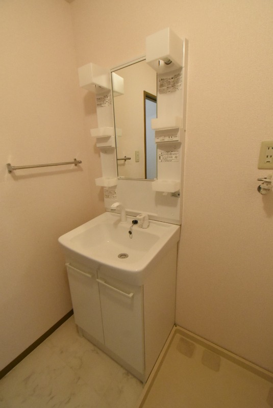 ��ʌ�����s��ԑ�R���ڂ̃A�p�[�g�̐��ʏ�