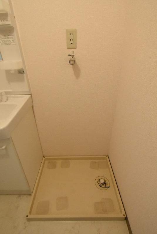 ��ʌ�����s��ԑ�R���ڂ̃A�p�[�g�̂��̑�