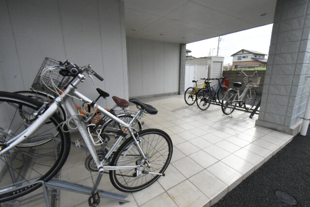 ��ʌ������s��ʖ�̃}���V�����̂��̑�