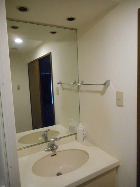 ��ʌ��������܎s������[��R���ڂ̃}���V�����̐��ʏ�