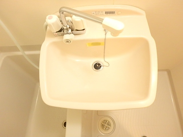 ��ʌ��������܎s�k�擌�听���P���ڂ̃A�p�[�g�̐��ʏ�