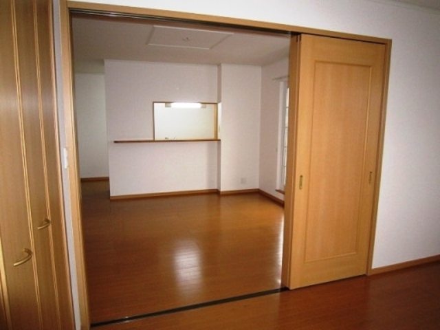 ��ʌ��k�����S�ɓޒ��厚�����̃A�p�[�g�̂��̑������E�X�y�[�X