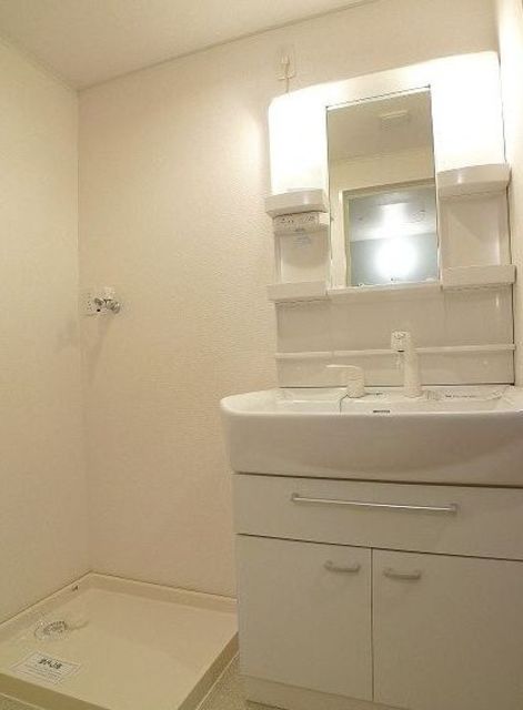 ��ʌ��k�����S�ɓޒ��厚�����̃A�p�[�g�̐��ʏ�