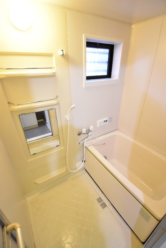 ��ʌ��������܎s�k����i���Q���ڂ̃A�p�[�g�̃o�X