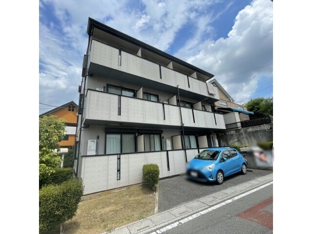 ��ʌ��������܎s��{����ؒ��S����526-1�̃A�p�[�g�̌����O��