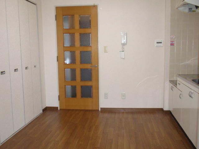 ��ʌ�����s�˒˂Q���ڂ̃}���V�����̃L�b�`��