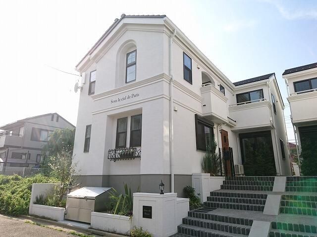 ��ʌ��������܎s�΋揼�؂P���ڂ̃e���X�n�E�X�̌����O��