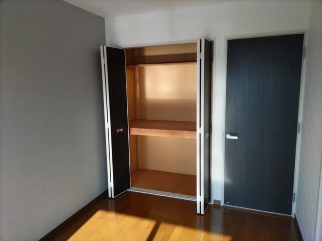 ��ʌ�����s�˒˂Q���ڂ̃}���V�����̎��[