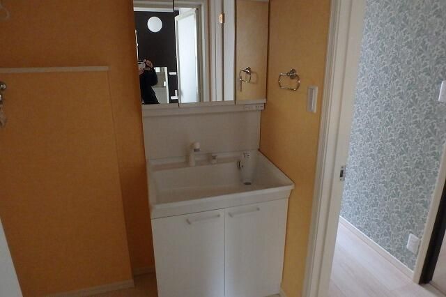 ��ʌ��������܎s�΋揼�؂P���ڂ̃e���X�n�E�X�̐��ʏ�