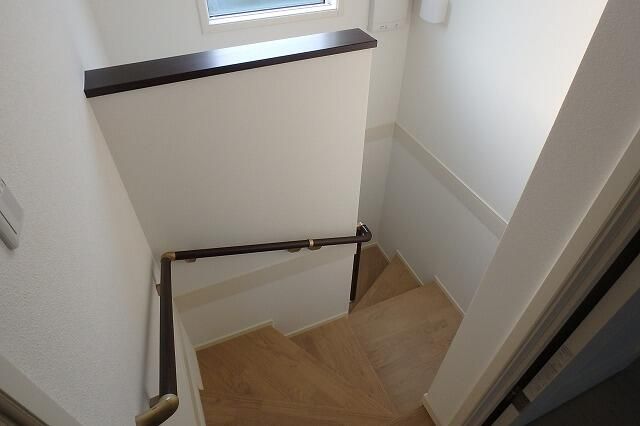 ��ʌ��������܎s�΋揼�؂P���ڂ̃e���X�n�E�X�̂��̑������E�X�y�[�X