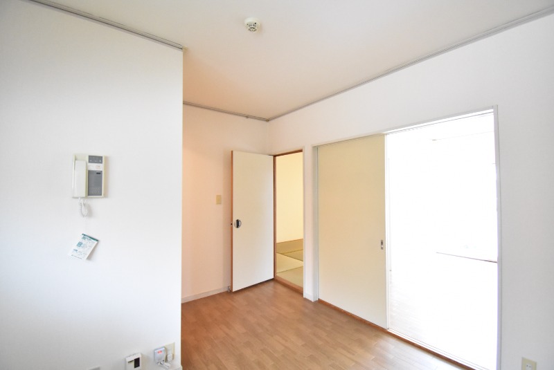 ��ʌ��������܎s����厚�_�c�̃A�p�[�g�̋��ԁE���r���O