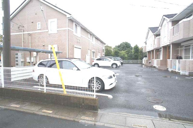 ��ʌ�����s�厚�v���q��V�c�̃A�p�[�g�̒��ԏ�