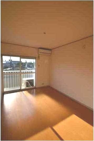 ��ʌ�����s�ܔԒ��̃A�p�[�g�̋��ԁE���r���O