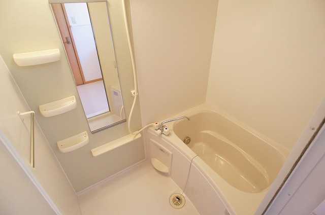 ��ʌ�����s�厚�v���q��V�c�̃A�p�[�g�̃o�X