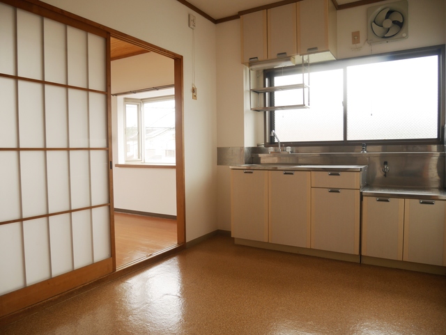 ��ʌ��������܎s��΋�㗢�Q���ڂ̃A�p�[�g�̋��ԁE���r���O