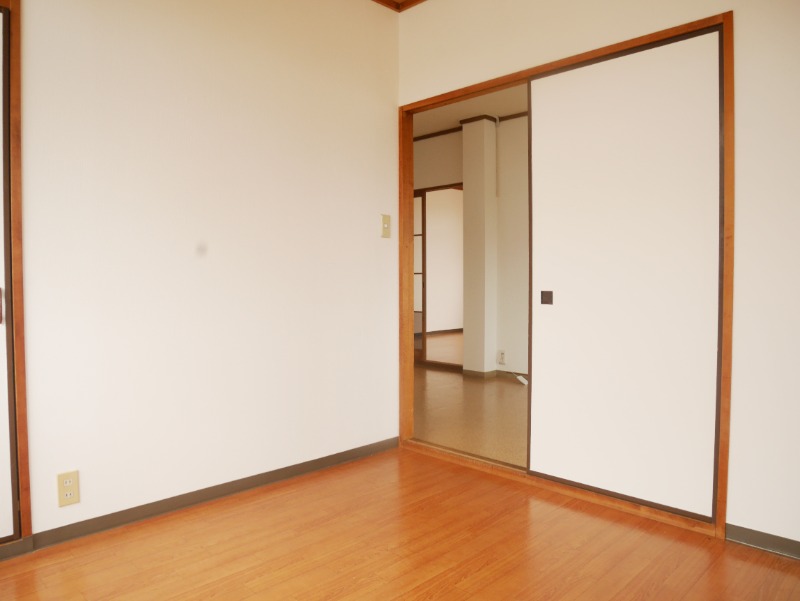 ��ʌ��������܎s��΋�㗢�Q���ڂ̃A�p�[�g�̂��̑������E�X�y�[�X