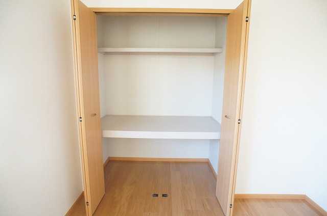 ��ʌ�����s�厚�v���q��V�c�̃A�p�[�g�̎��[