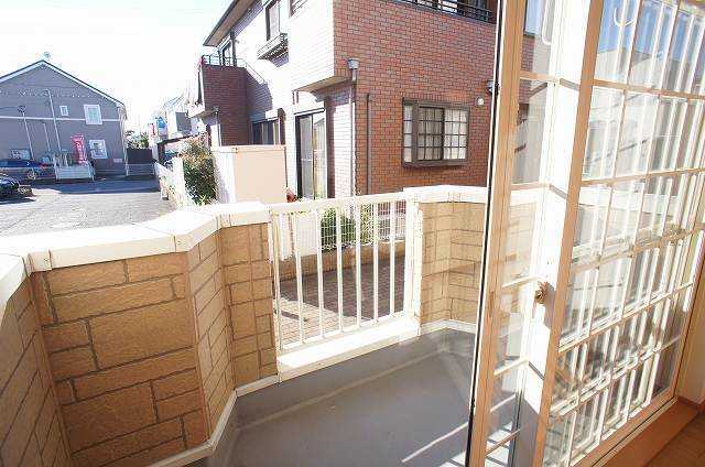 ��ʌ�����s�厚�v���q��V�c�̃A�p�[�g�̃o���R�j�[