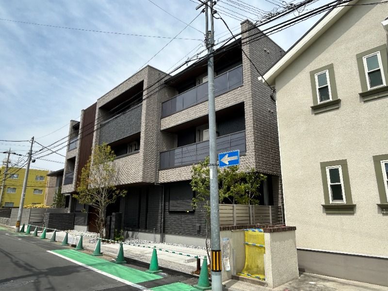 ��ʌ��������܎s�Y�a��j���J�R���ڂ̃}���V�����̌����O��