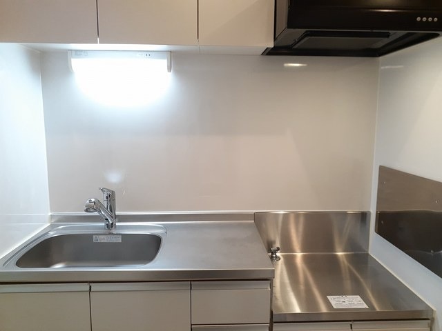 ��ʌ������s�����S���ڂ̃A�p�[�g�̃L�b�`��