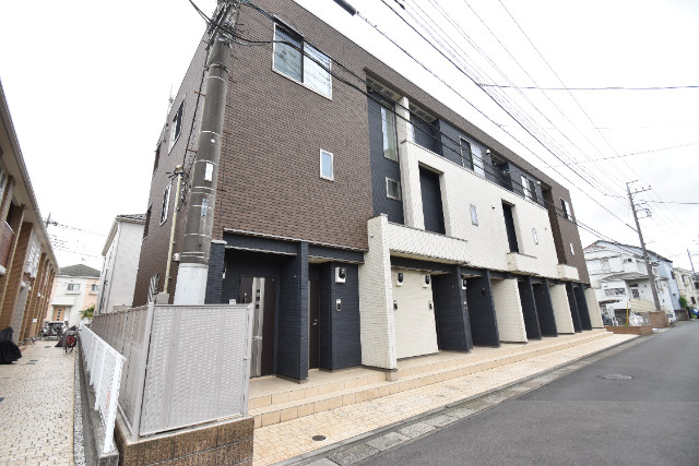 ��ʌ������s�����S����2-7�̃A�p�[�g�̌����O��