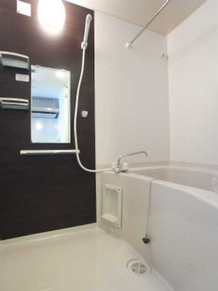 ��ʌ������s�h���Q���ڂ̃}���V�����̃o�X