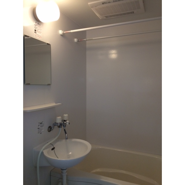 ��ʌ��������܎s�Y�a��{���Q���ڂ̃A�p�[�g�̃o�X