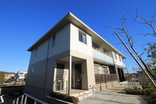 ��ʌ��������܎s������厚�쒆��596-1�̃A�p�[�g�̌����O��