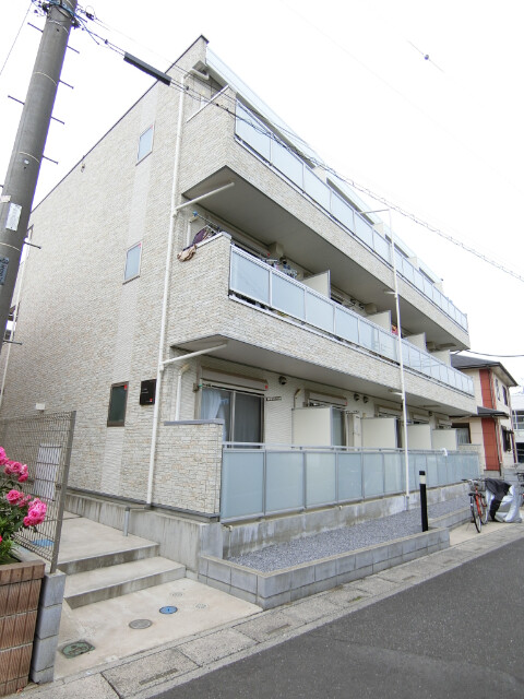 ��ʌ������s�V�����S���ڂ̃}���V�����̃G���g�����X