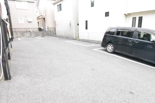 ��ʌ��������܎s�΋�厚���̃A�p�[�g�̒��ԏ�