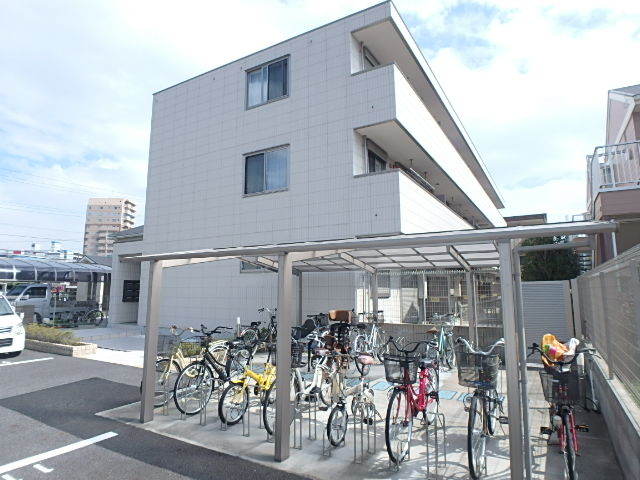 ��ʌ��������܎s�����擌��{�S���ڂ̃}���V�����̌����O��