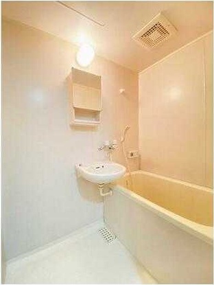 ��ʌ��������܎s�k����i���R���ڂ̃A�p�[�g�̃o�X