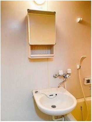 ��ʌ��������܎s�k����i���R���ڂ̃A�p�[�g�̐��ʏ�