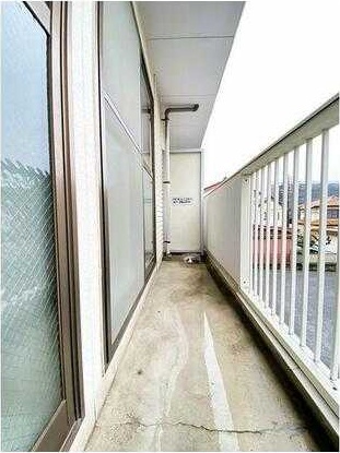 ��ʌ��������܎s�k����i���R���ڂ̃A�p�[�g�̃o���R�j�[