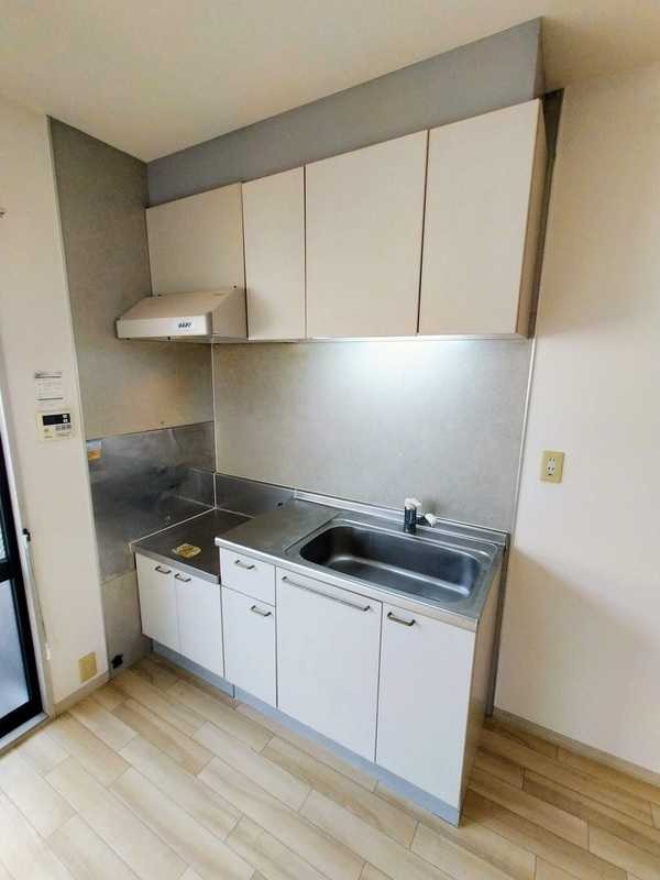 ��ʌ��������܎s������~����T���ڂ̃A�p�[�g�̃L�b�`��