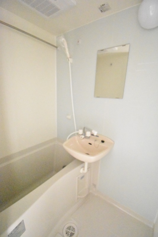 ��ʌ��������܎s�k�擌�听���P���ڂ̃A�p�[�g�̃o�X