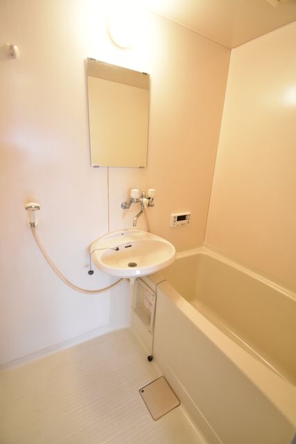 ��ʌ��������܎s�Y�a���؍�T���ڂ̃A�p�[�g�̃o�X