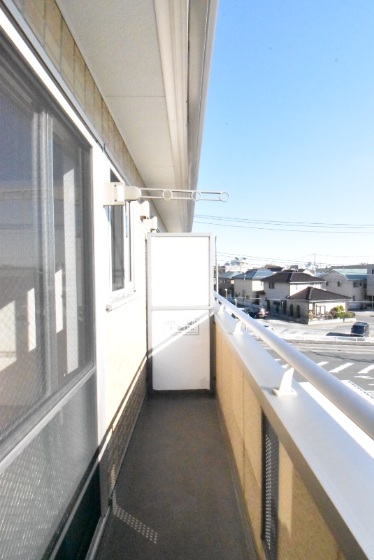 ��ʌ��z�J�s�V�z�J�Q���ڂ̃A�p�[�g�̃o���R�j�[