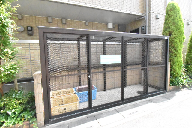 ��ʌ��z�J�s�V�z�J�Q���ڂ̃A�p�[�g�̂��̑�