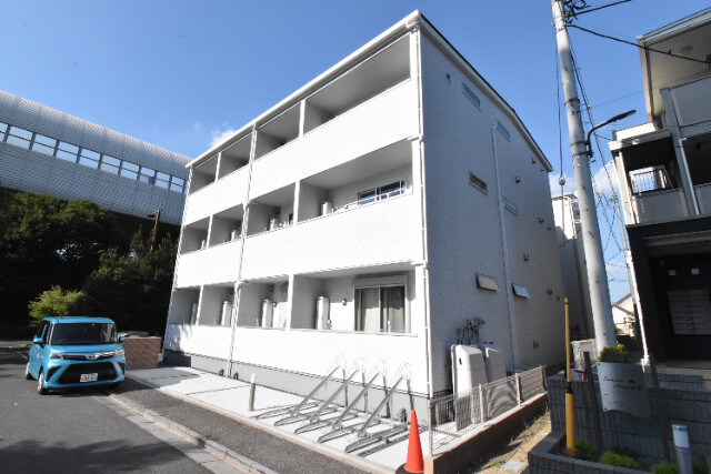 ��ʌ������s�����Q����5-15�̃A�p�[�g�̌����O��