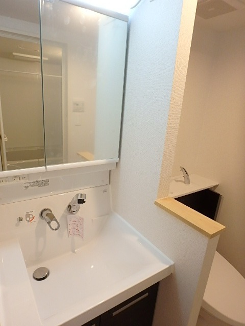 ��ʌ��������܎s�k��听���S���ڂ̃}���V�����̐��ʏ�