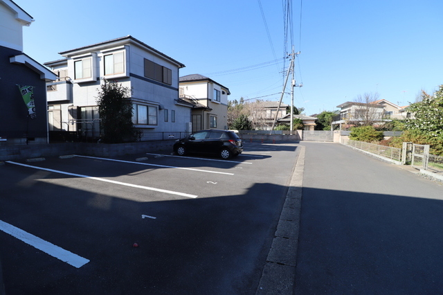 ��ʌ��k�����S�ɓޒ��厚�����̃A�p�[�g�̒��ԏ�