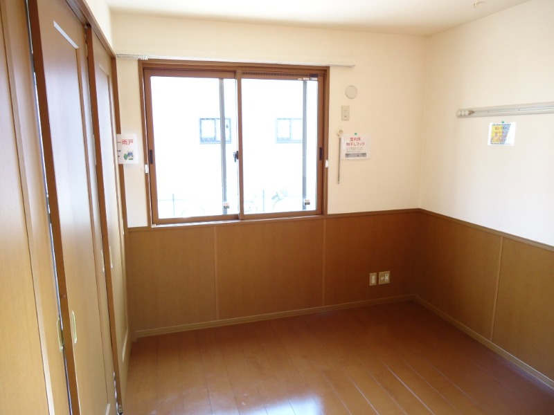 ��ʌ�����s�厚�����̃A�p�[�g�̂��̑������E�X�y�[�X