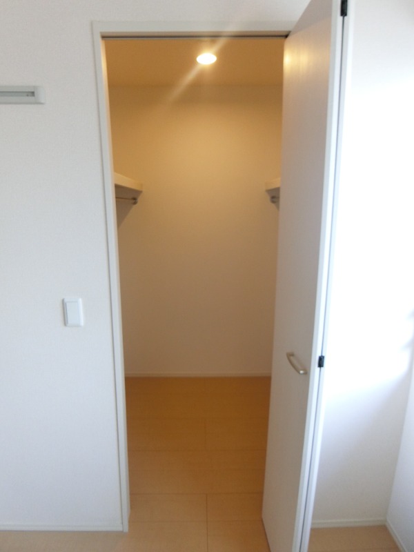 ��ʌ�����s�厚���s�̃A�p�[�g�̎��[